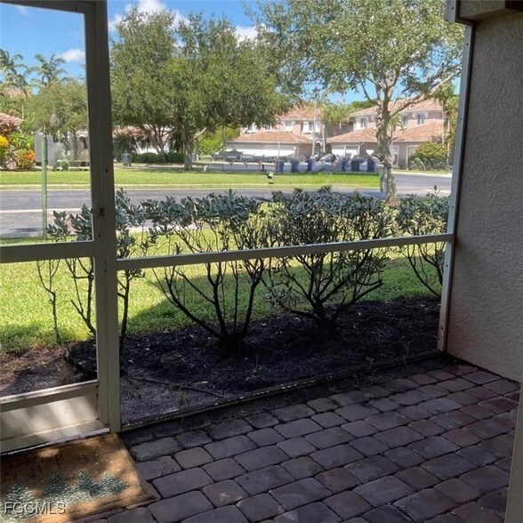 Foto del edificio - 3174 Antica St