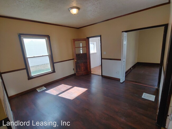 Building Photo - 4 br, 1 bath House - 831 Lake Avenue