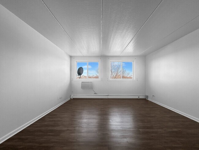 Foto del edificio - 5011 Valley Ln