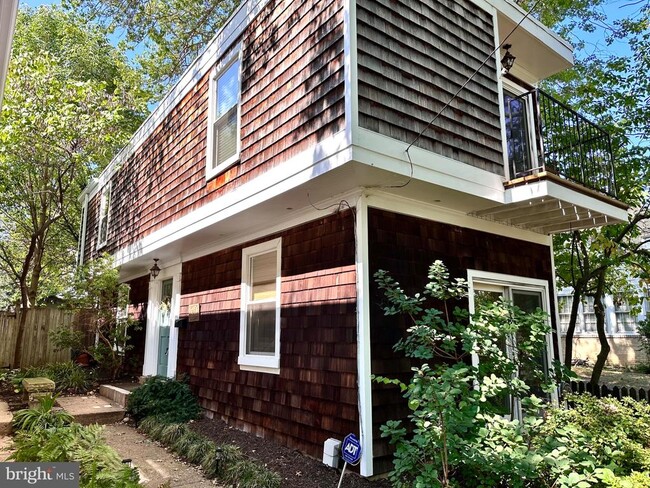 Building Photo - 505 Carlisle Dr