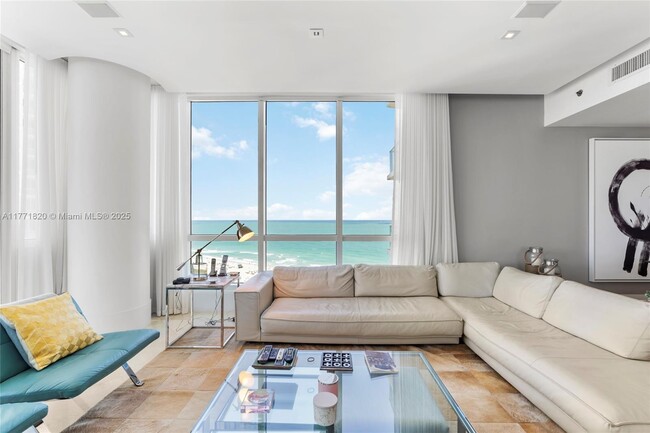 Foto del edificio - 100 S Pointe Dr