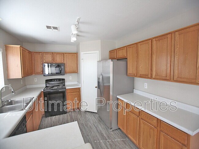 Foto del edificio - 12301 W Columbine Dr