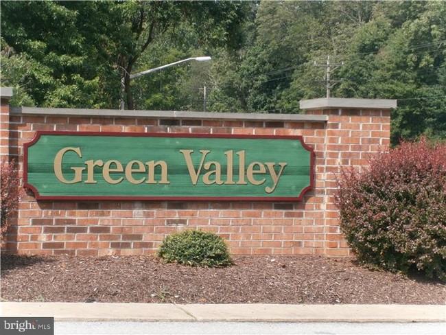 Building Photo - 2404 Creekside Dr