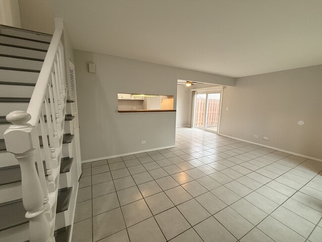 Building Photo - 2167 N Heather Ln