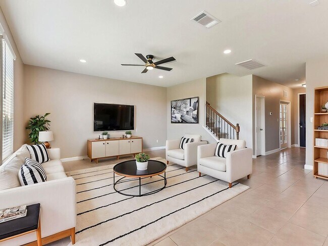 Foto del edificio - 600 Saturnia Dr