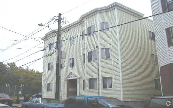 Primary Photo - 106 Walnut St