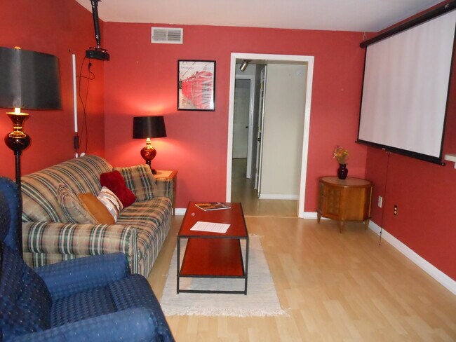 Living room - 1626 18th Ave S