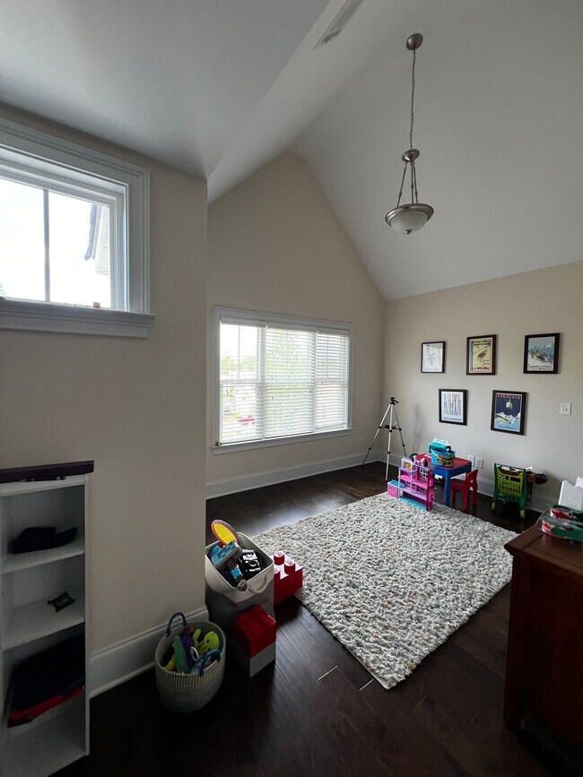 Building Photo - 1729 Edenburg Way
