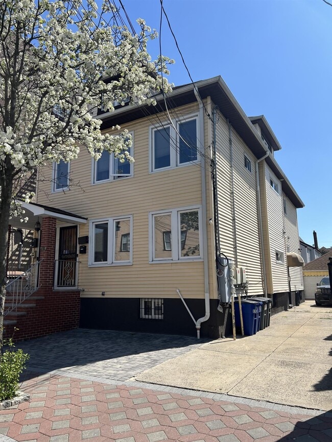 Building Photo - 8110 5th St