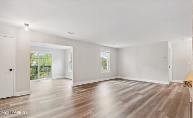 Foto del edificio - 5-5 Atlanta Ct