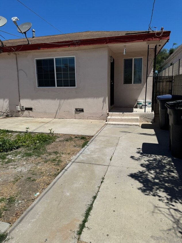 Primary Photo - 539-541 E 220th Street