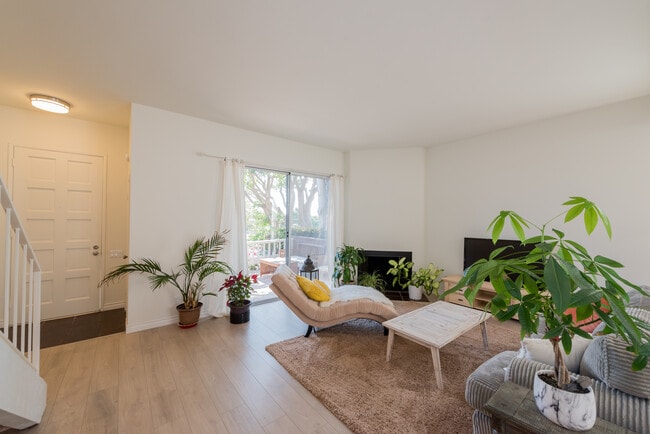 Foto del edificio - 28320 Rey de Copas Ln