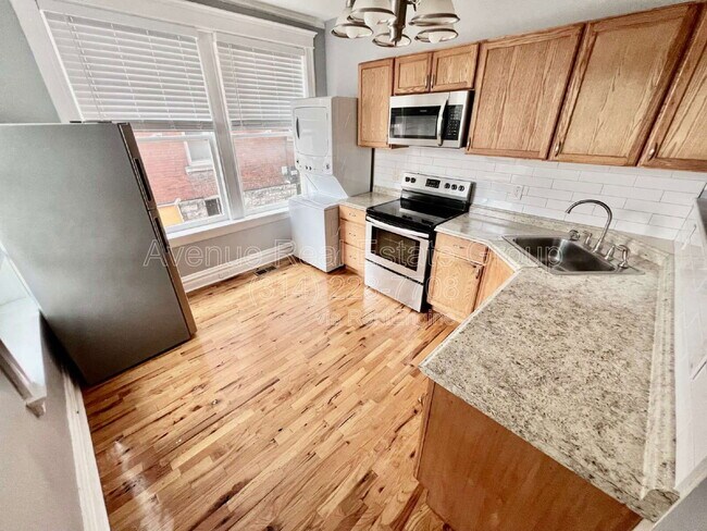 Foto del edificio - 5138 Waterman Blvd