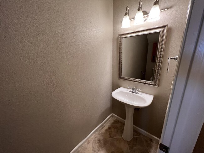 Foto del edificio - 9237 St Martin Rd