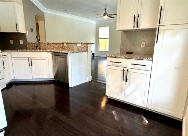 Building Photo - 8843 Villa View Cir