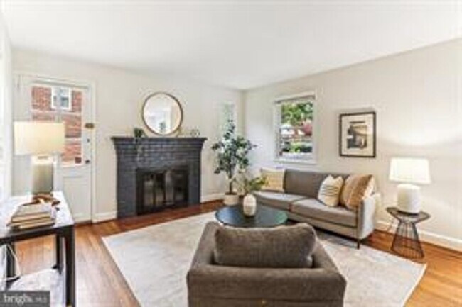 Building Photo - Fabulous 4BR/ 2.5BA Cape Cod in Takoma Park (PG)