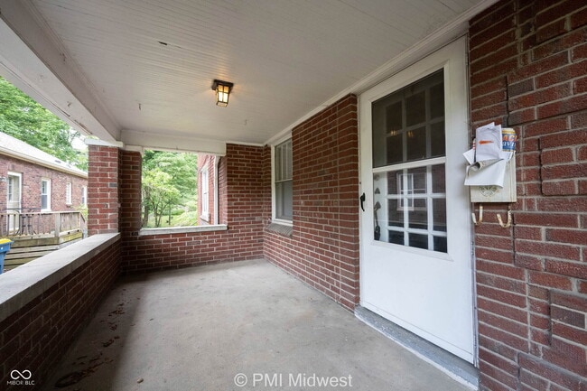 Building Photo - 5684 N College Ave