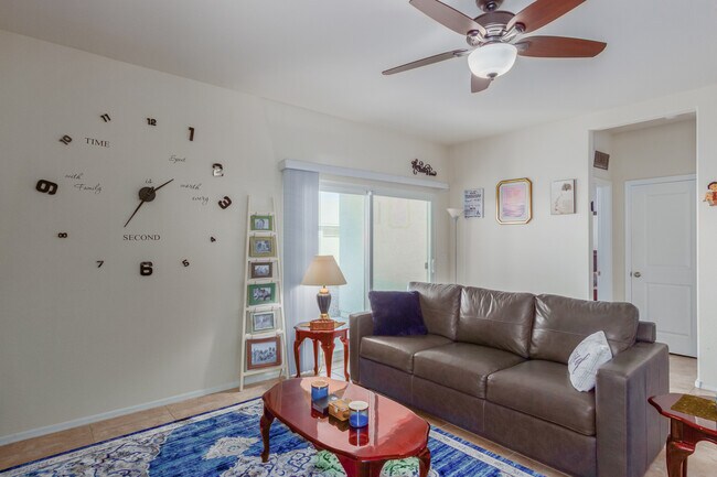 Foto del edificio - 4708 W Orange Ave