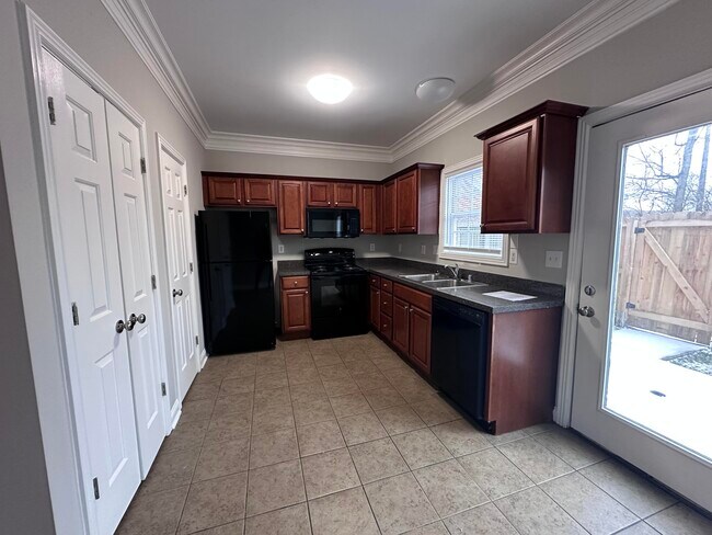 Foto del edificio - 209 Old Todds Rd