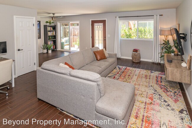 Building Photo - 2 br, 1.5 bath House - 11048 Via San Marco
