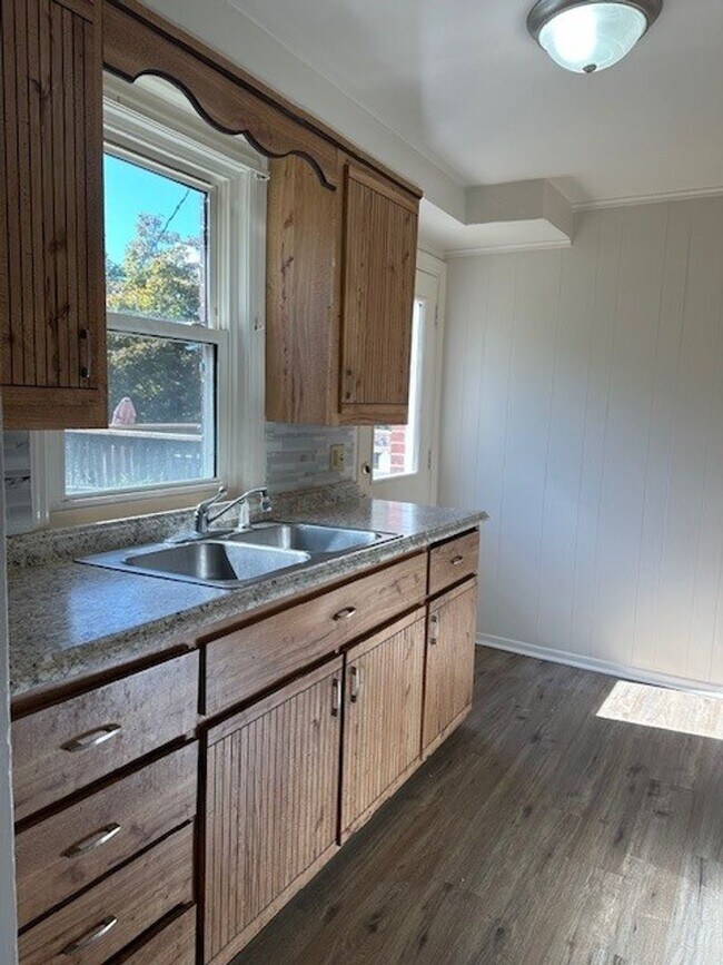 Building Photo - 2787 Rumson Dr