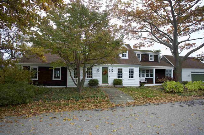 Building Photo - 98 Beach Hill Rd