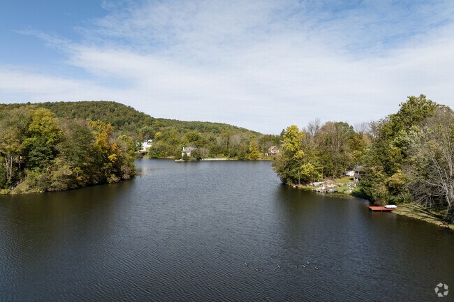 Private homes with lake frontage are the norm at Vernon Valley Lake in Vernon Township, NJ.