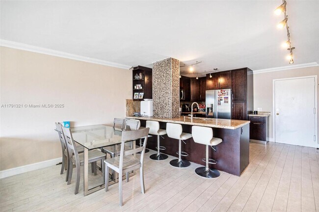 Foto del edificio - 110 S Shore Dr