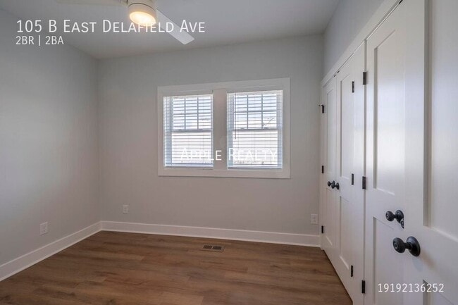 Foto del edificio - 105 E Delafield Ave