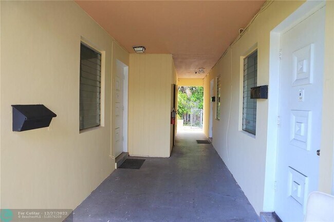 5881 NE 18th Ave Unit 1 photo'