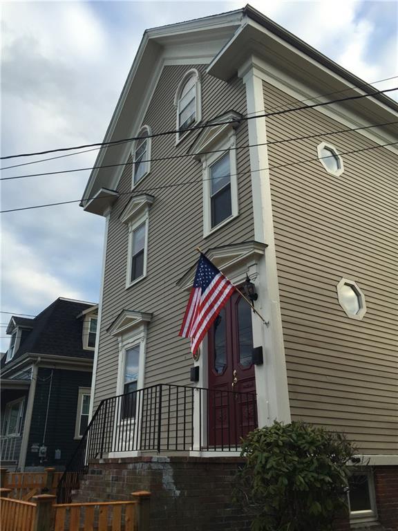 Primary Photo - 8 Pond Ave