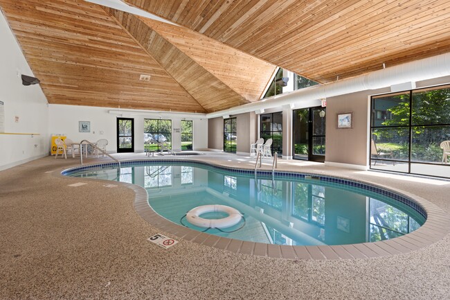 Pool & Spa - Pebble Creek North Apartments