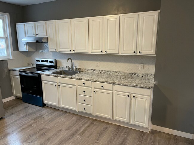 Foto del edificio - 738 E Centre St