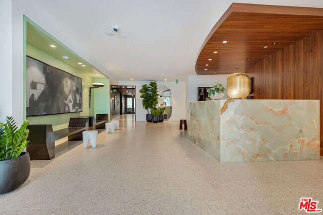 Foto del edificio - 10777 Wilshire Blvd