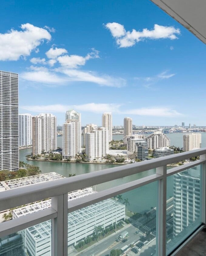 Foto principal - 950 Brickell Bay Dr