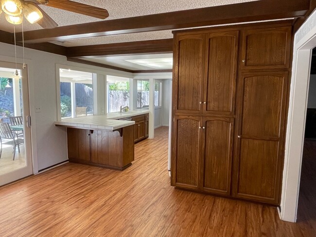 Building Photo - 779 Eastbury Dr