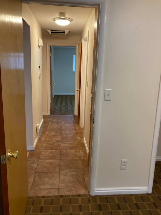hallway - 922 S Lake St