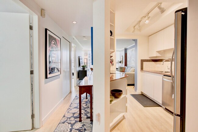 Photo du bâtiment - 1052 Burrard St