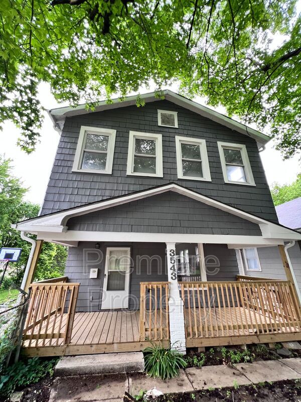 Primary Photo - 3543 Flora Ave