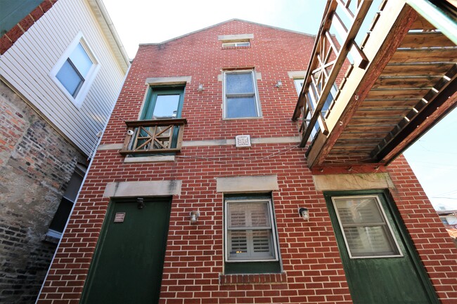 Building Photo - 910 S Miller St