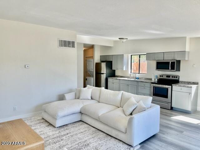 Building Photo - 453 W University Dr