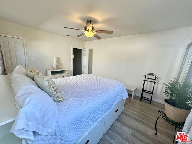 Building Photo - 5735 Alviso Ave