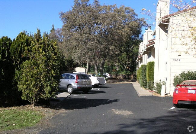 Foto del edificio - 3105 Garden Cir
