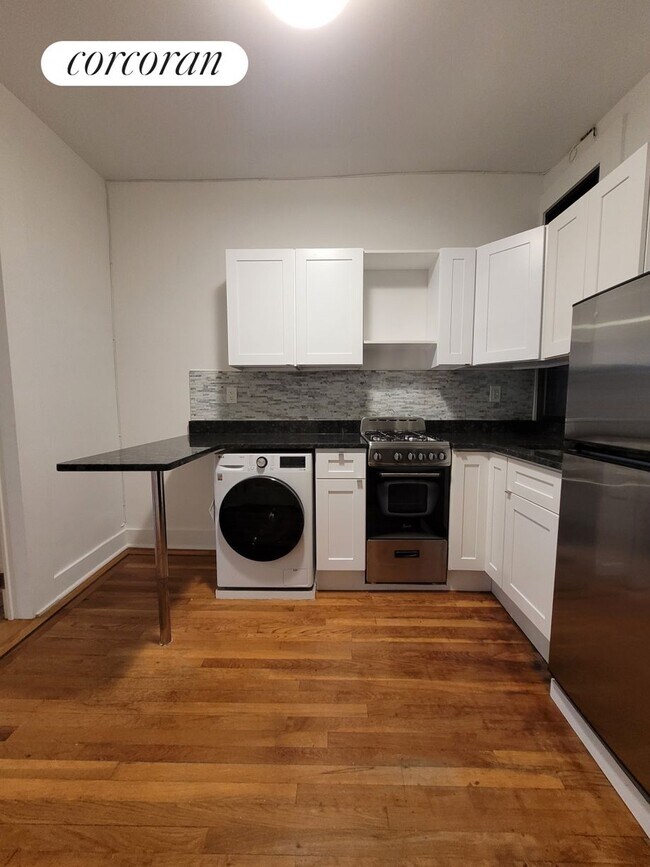 Foto del edificio - 221 E 88th St