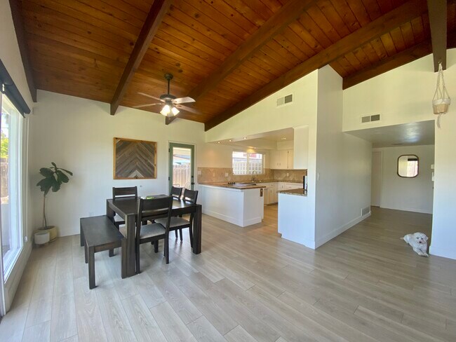 Foto del edificio - 5272 Prosperity Ln