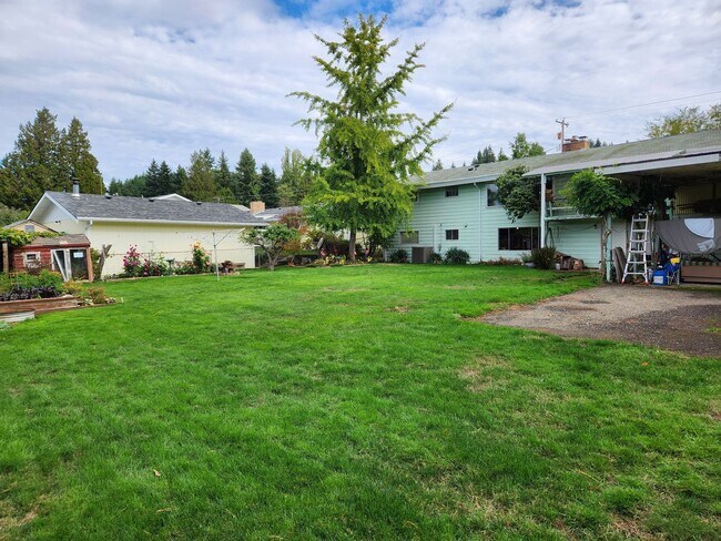 Building Photo - 3 br, 2 bath House - 3523 Petersville Rd NE