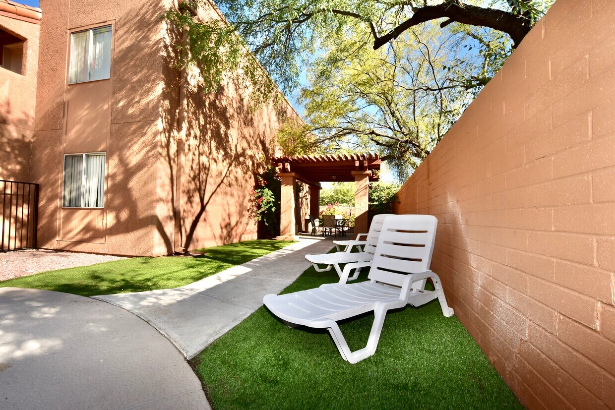402 E Limberlost Dr, Tucson, AZ 85705