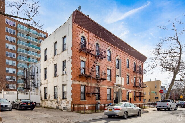 Building Photo - 215 Bay 23rd St