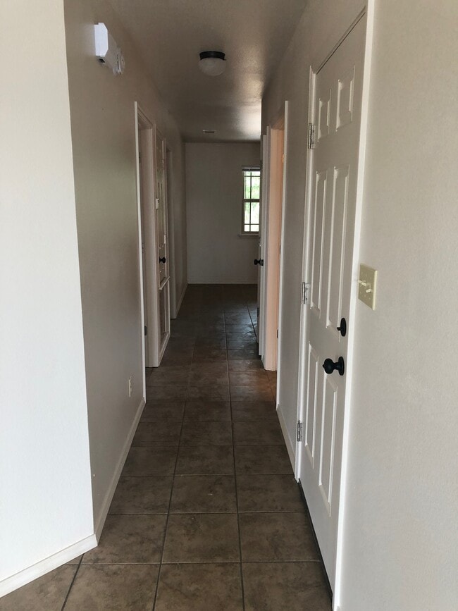 Building Photo - 260 Ashley Dr