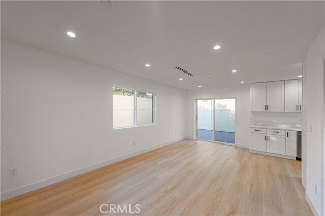 Foto del edificio - 14125 Emelita St